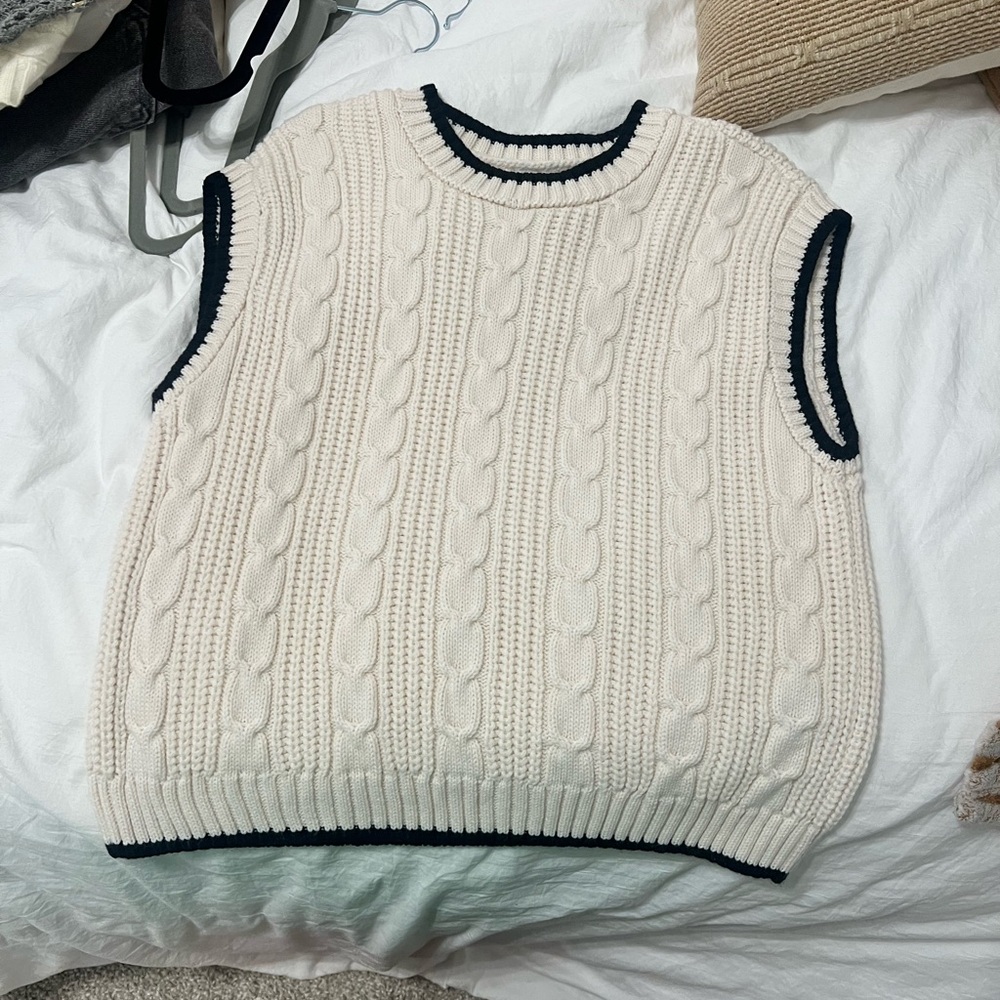 Stradivarius knit sweater! Never worn!!